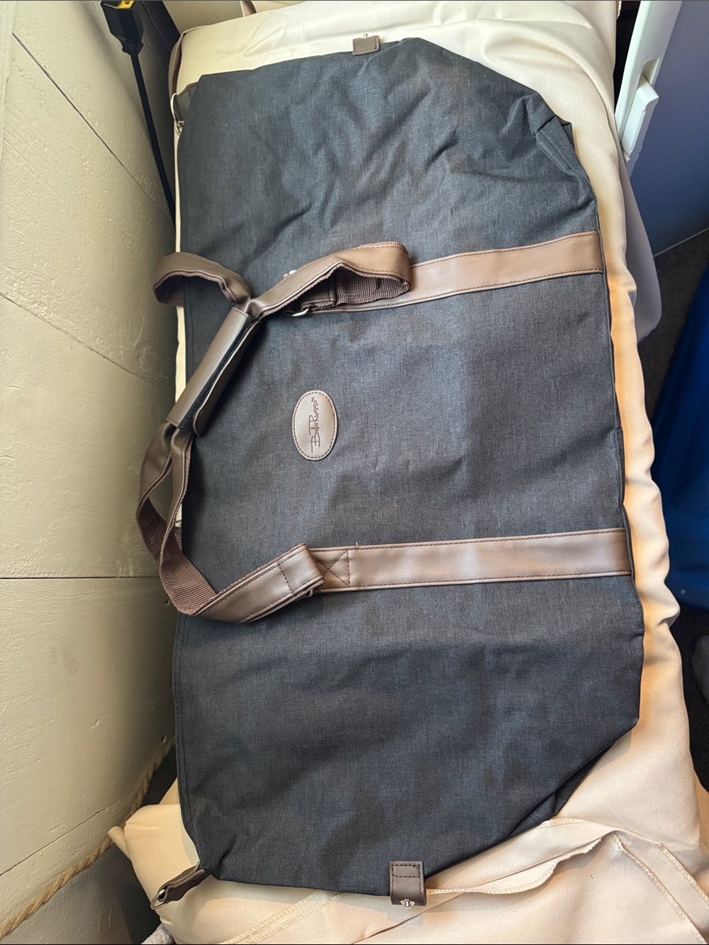Bella Russo Canvas Duffel Travel Bag NWOT Dark Gray